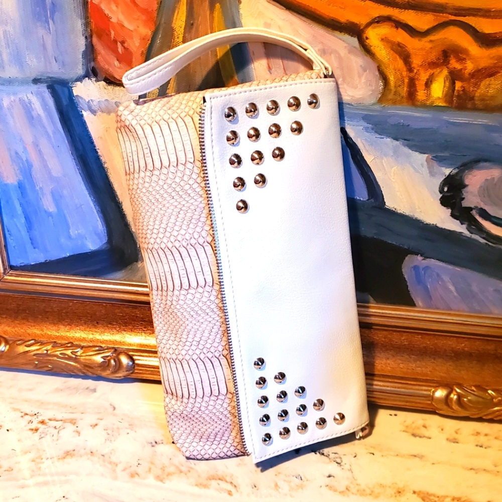 3/$30 NWOT Colorblock Cream White & Tan Beige Faux Snakeskin Studded Clutch Bag
